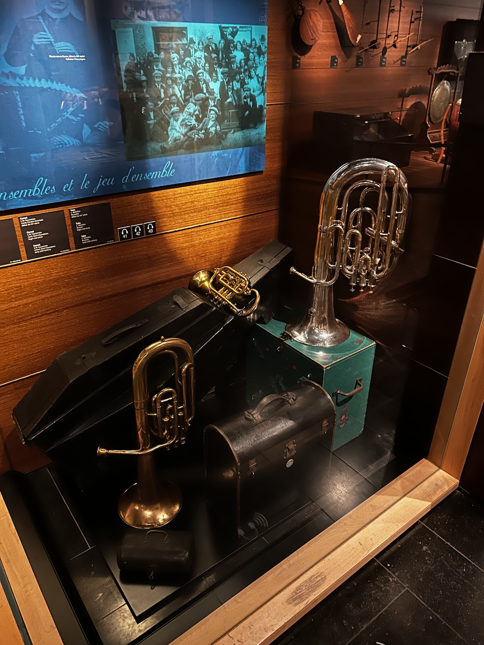 Photograph of (a) brass instrument(s) from the Musical Instruments Museum in Brussels, Belgium