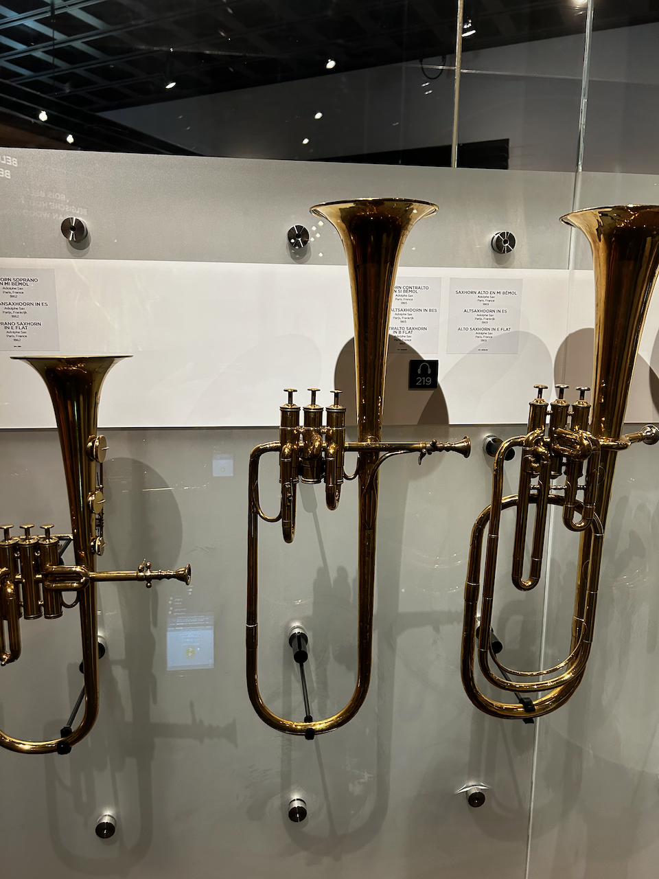 Photograph of (a) brass instrument(s) from the Musical Instruments Museum in Brussels, Belgium