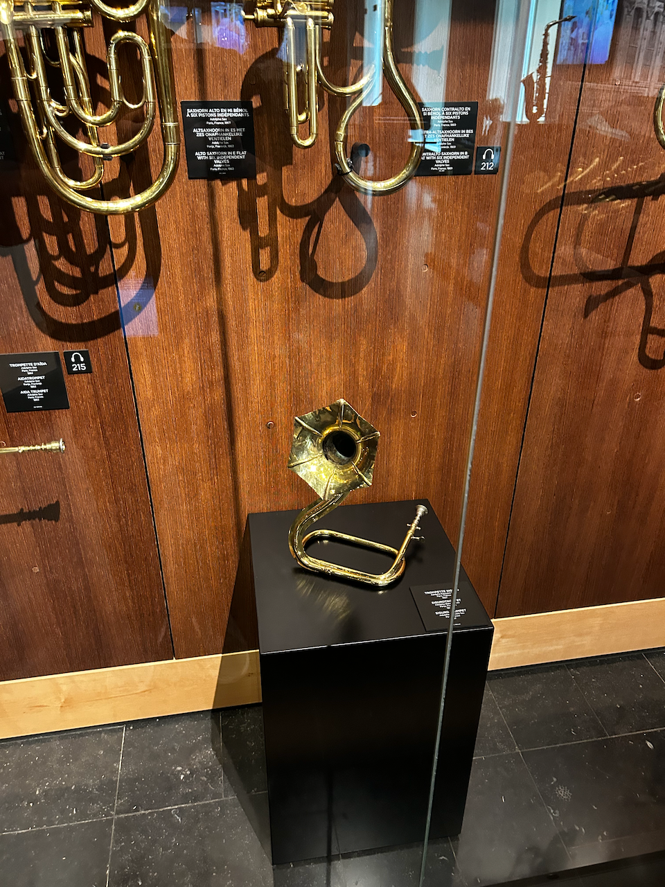 Photograph of (a) brass instrument(s) from the Musical Instruments Museum in Brussels, Belgium