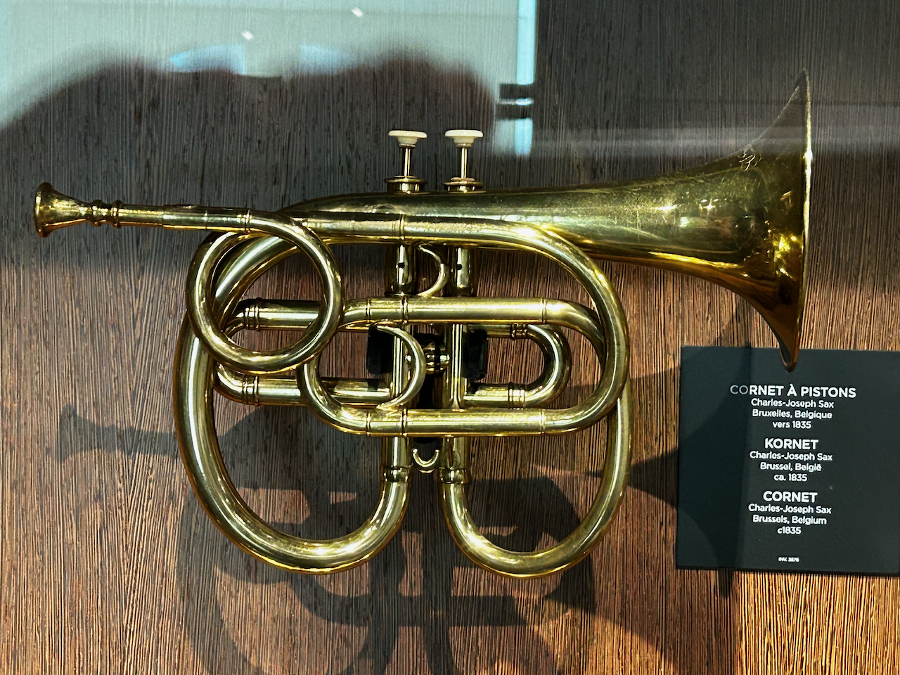 Photograph of (a) brass instrument(s) from the Musical Instruments Museum in Brussels, Belgium
